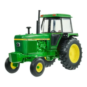 BRITAINS 43376 JOHN DEERE 4240 TRACTOR 1:32