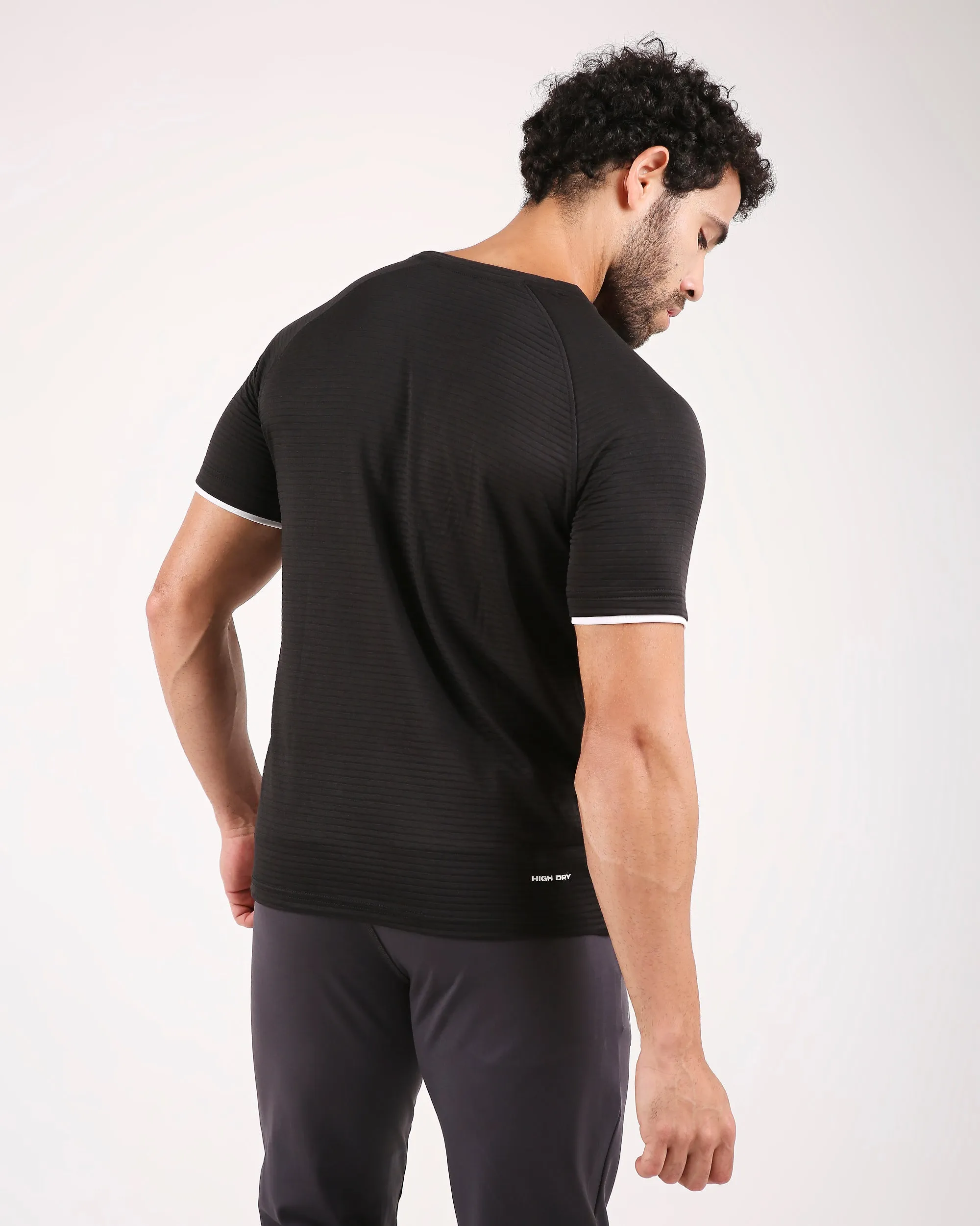 FLYWEAR - BLACK T-SHIRT