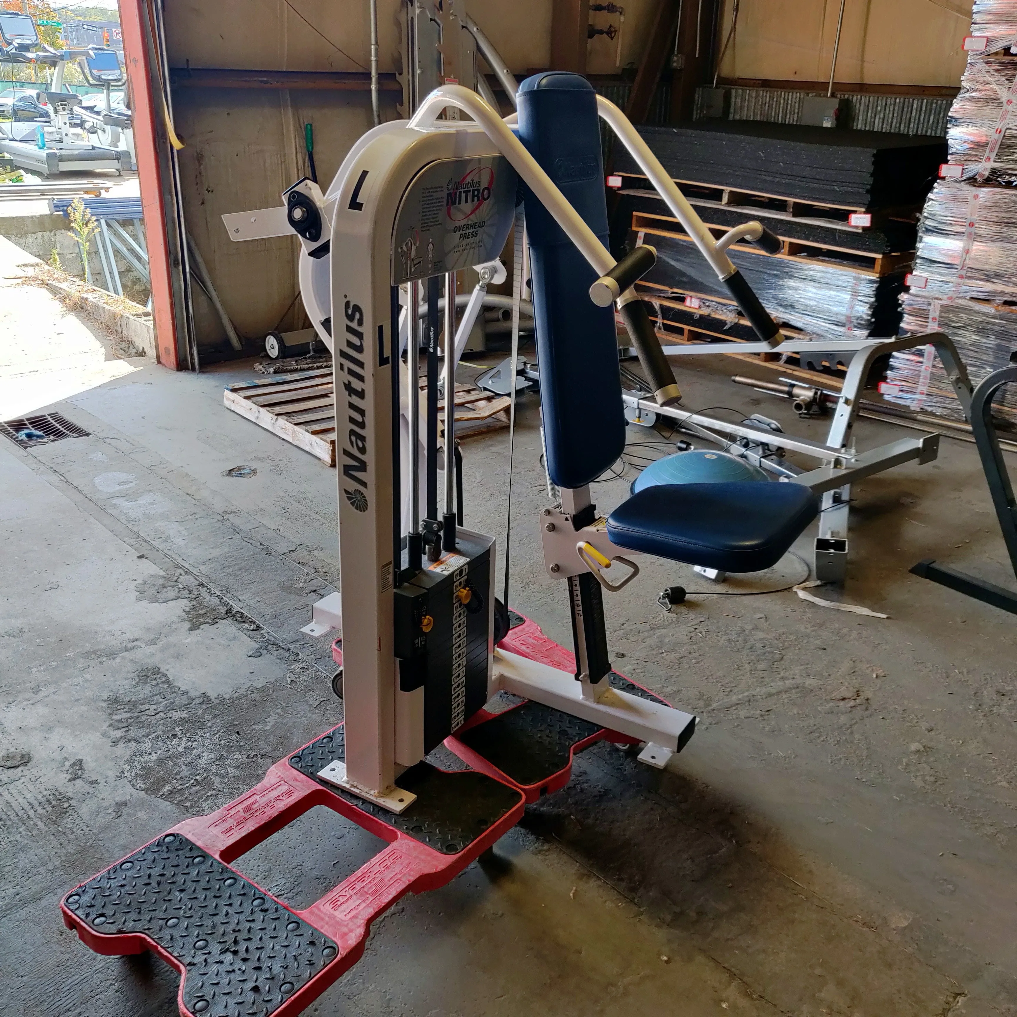 Nautilus Nitro CIRCUIT 9 Pieces of Strength Equipment