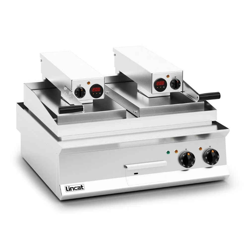 OE8210/R - Lincat Opus 800 Electric Counter-top Clam Griddle - Ribbed Upper Plate - W 800 mm - 17.2 kW